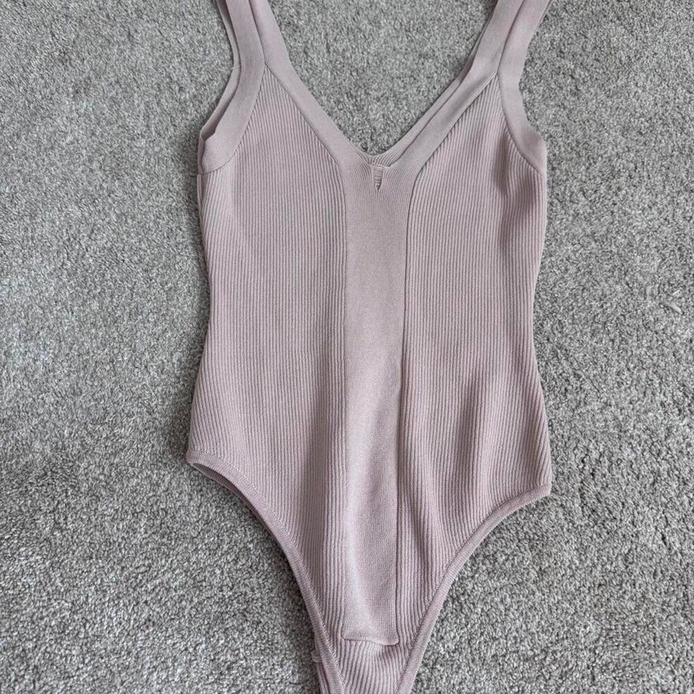 FREE Lulu's Ribbed Mauve Pink V-Neck Bodysuit